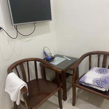 Nam Cuong Motel - Phong Don Co Cua So Thoang Mat Khep Kin - Thang May Hanoi Exterior photo