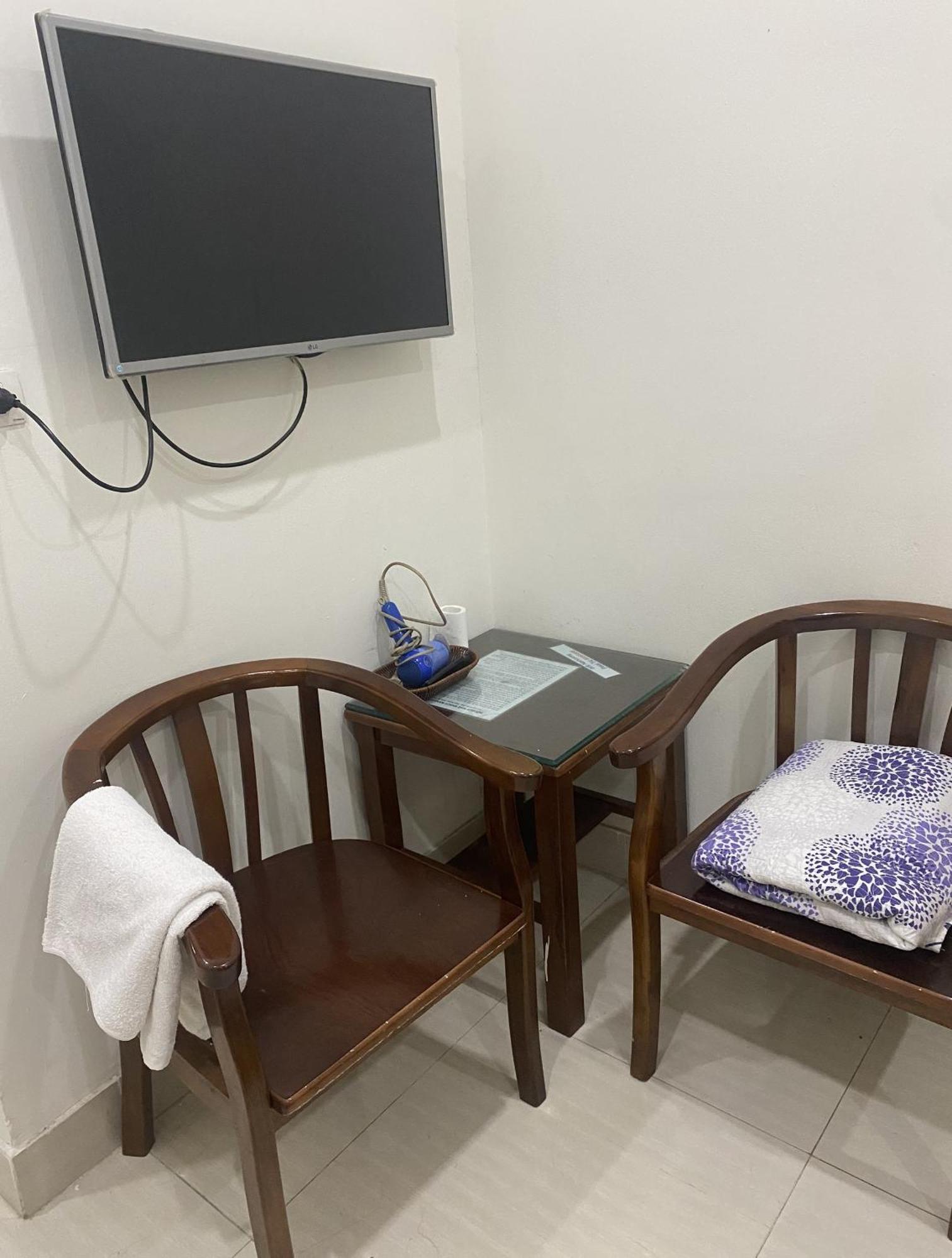 Nam Cuong Motel - Phong Don Co Cua So Thoang Mat Khep Kin - Thang May Hanoi Exterior photo